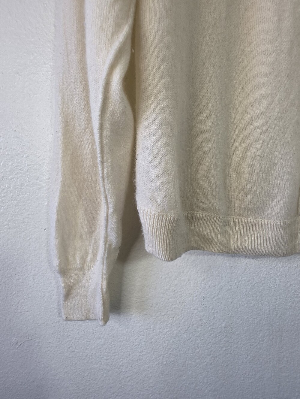 Vince XS Cashmeare Sweater - Picture 7 of 7